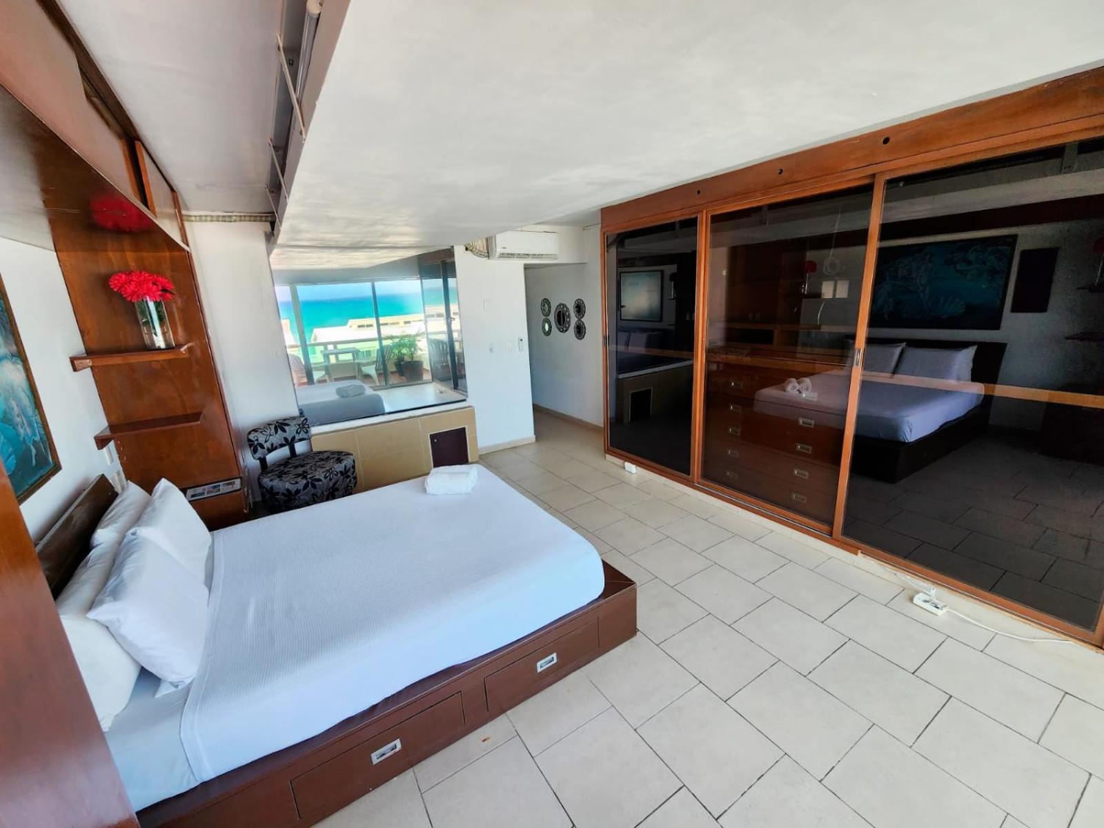 Beachfront Apartments Cancun Exterior photo