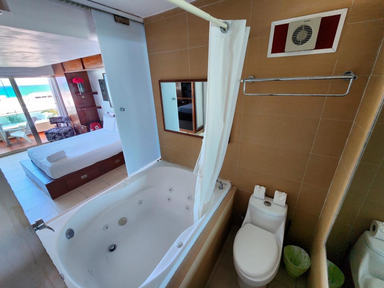 Beachfront Apartments Cancun Exterior photo