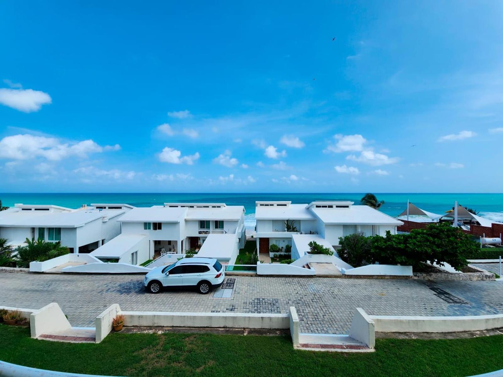 Beachfront Apartments Cancun Exterior photo