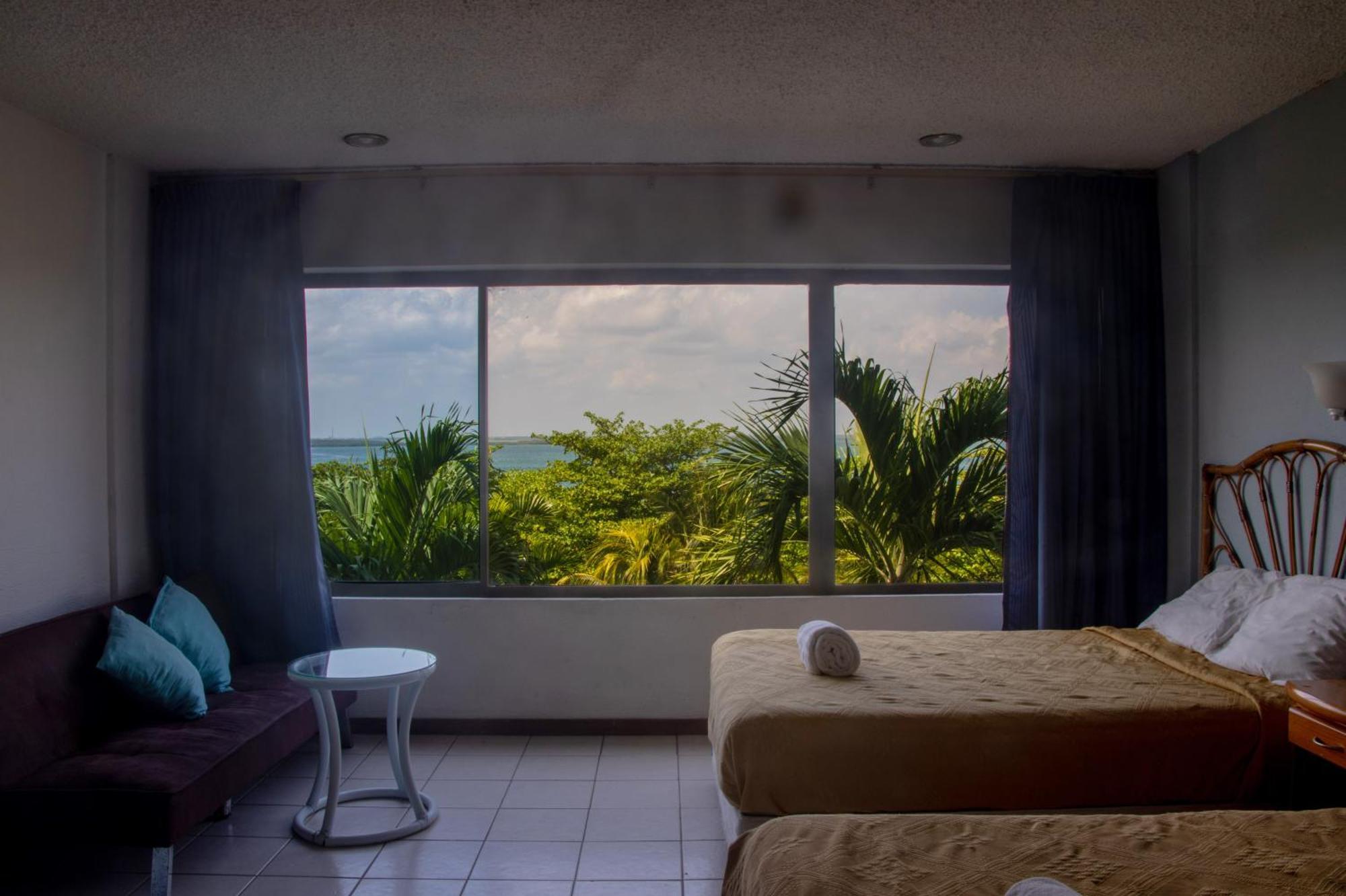Beachfront Apartments Cancun Room photo